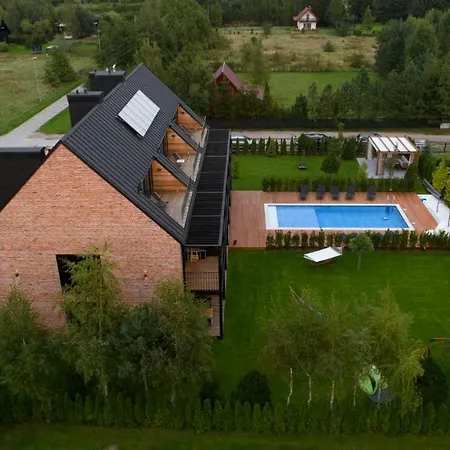 Klonova アパートホテル 4*